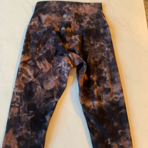 Align leggings size 4. 25 “. Graphite grey/pastel pink diamond dye. - Picture 7 of 10